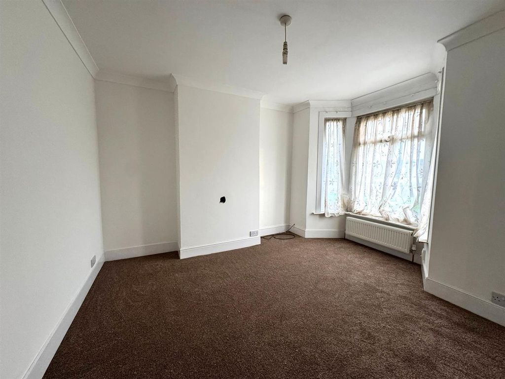 Property photo 2 of 6 Lounge.Jpeg