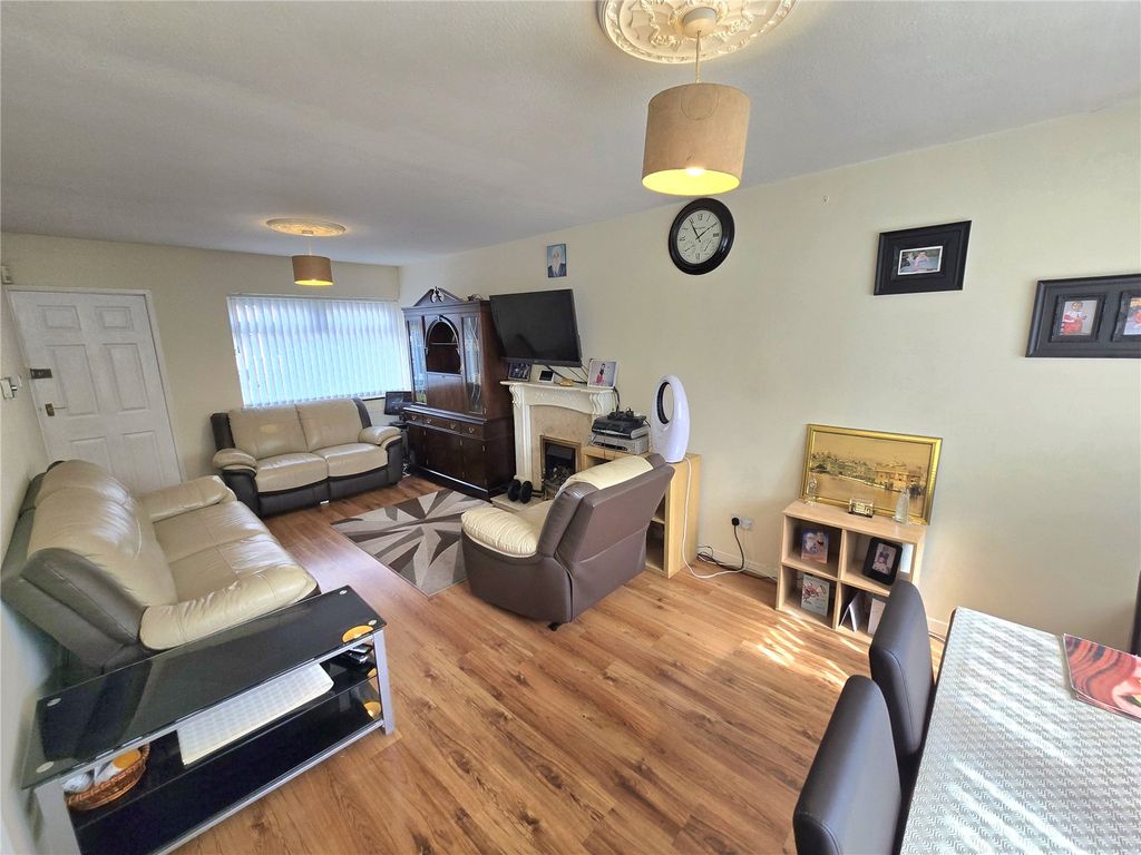 Property photo 3 of 11 Picture No. 04