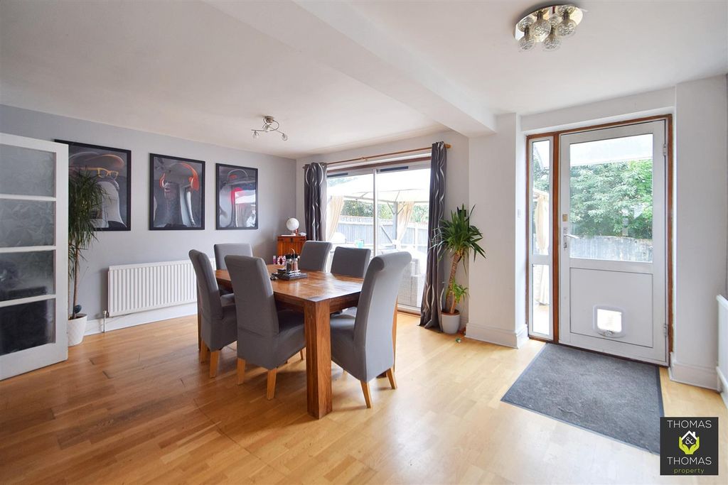 Property photo 2 of 11 Dsc_0189 (1).Jpg