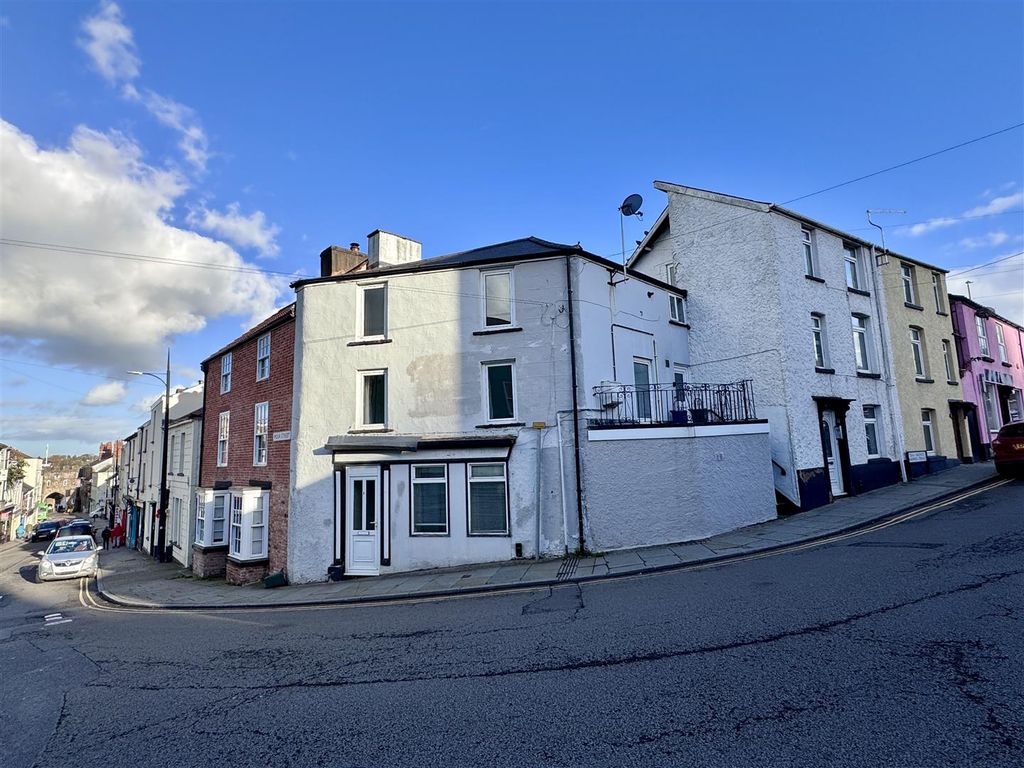 Property photo 1 of 9 Front View