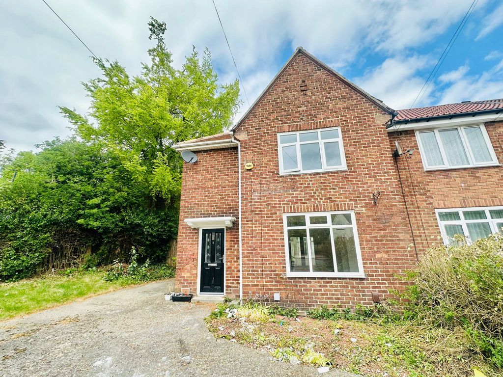 Property photo 1 of 10 3-Bedroom End Terraced House – Fenham, Newcastle Upon Tyne