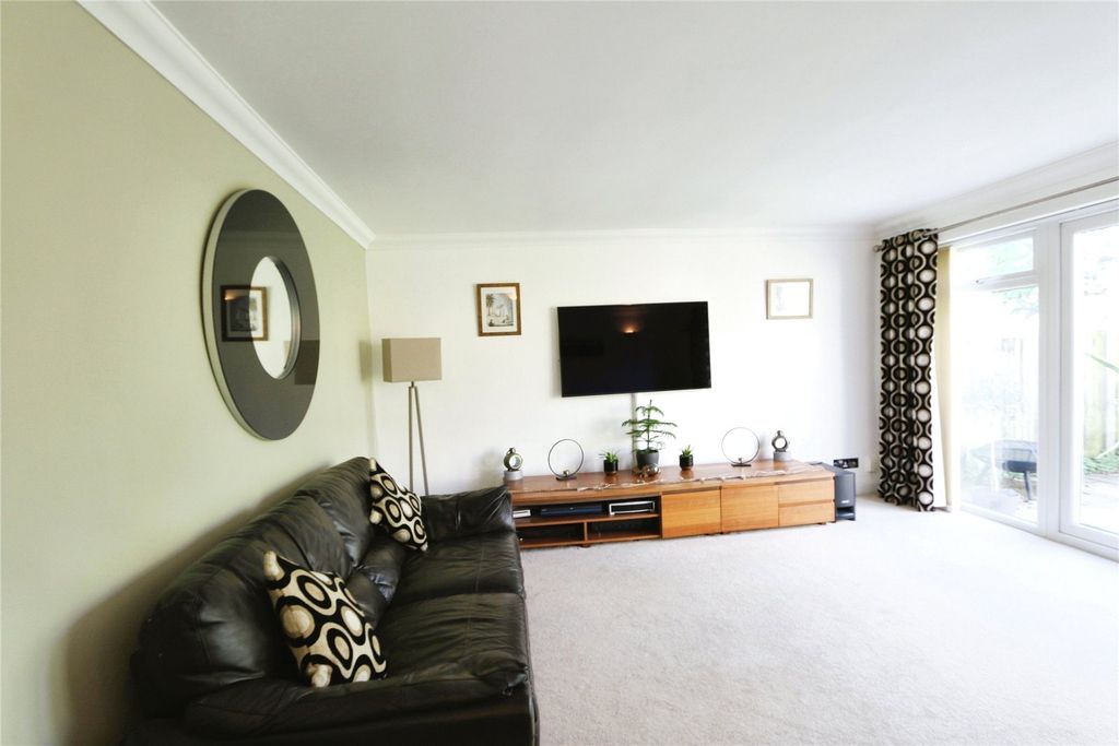 Property photo 3 of 21 Picture No. 23
