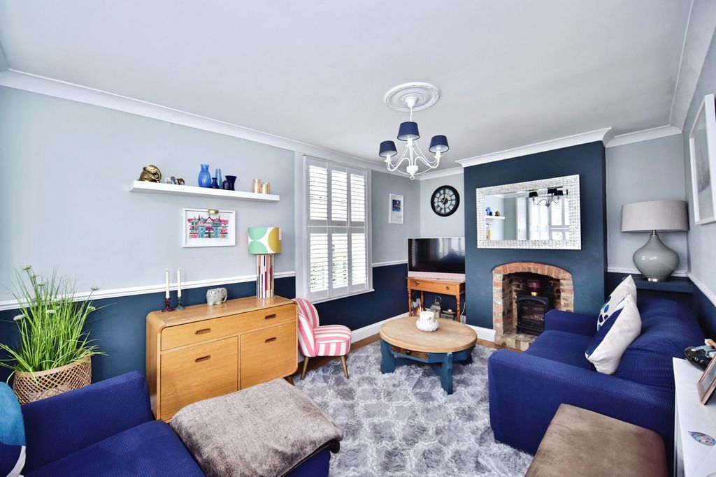 Property photo 3 of 17 Pbox-Img.Jpg