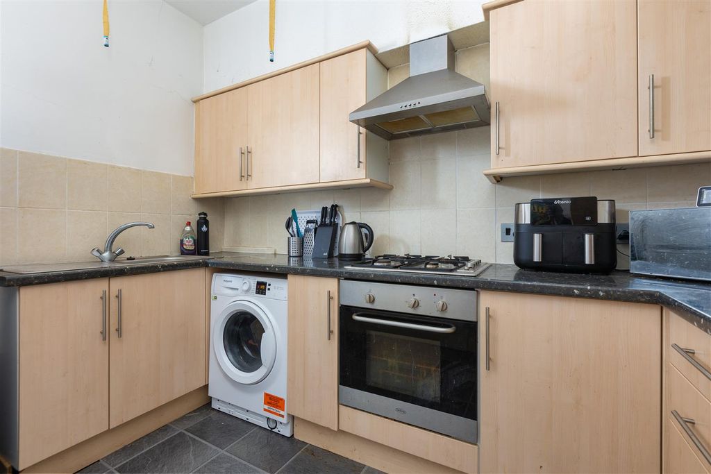 Property photo 3 of 9