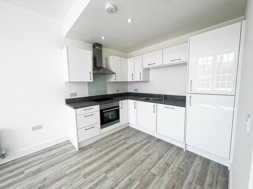 Property photo 1 of 9 Kitchen