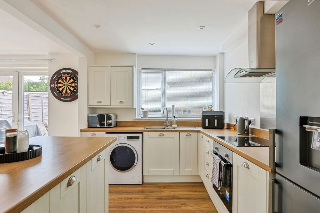 Property photo 3 of 17 Pbox-Img.Jpg