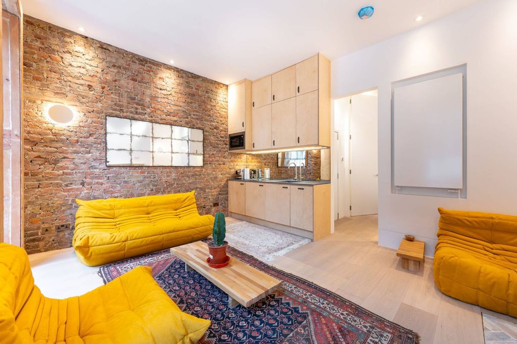 Property photo 3 of 10