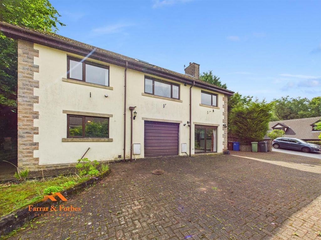 Property photo 1 of 25 Cam03956G0-Pr0122-Still024.Jpg