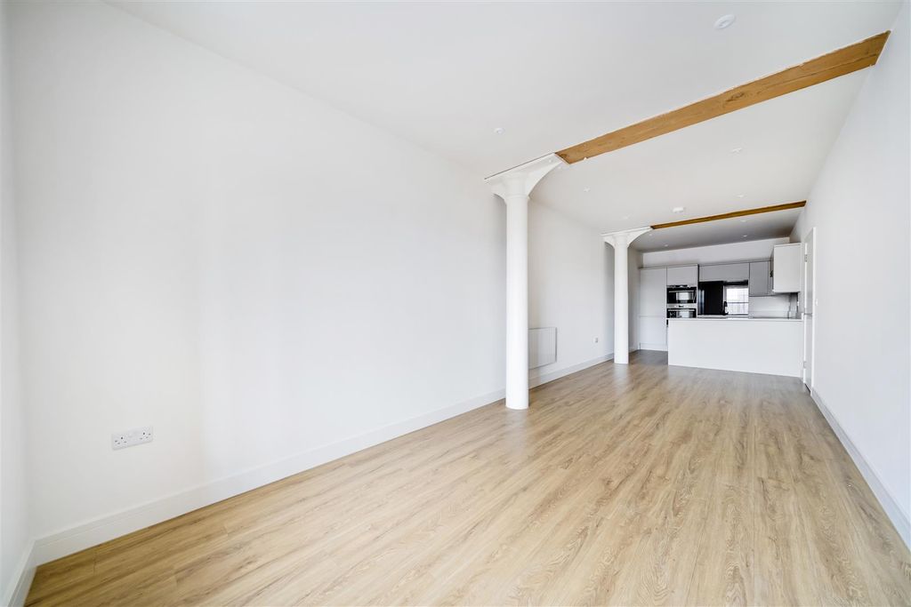 Property photo 2 of 18 Living Room