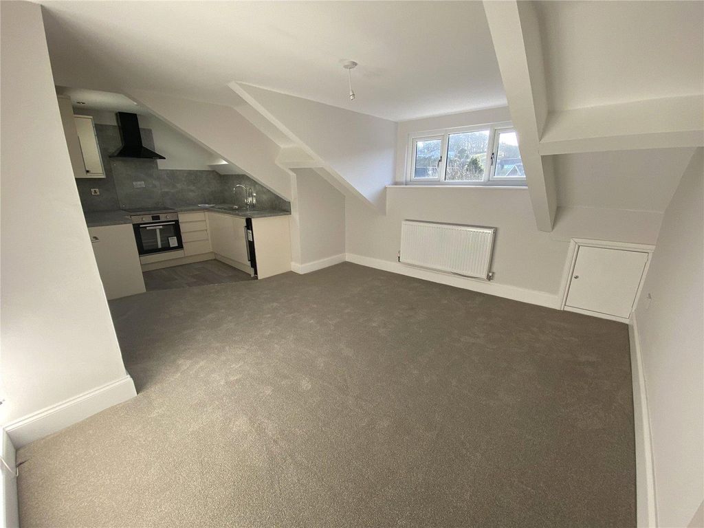 Property photo 3 of 13 Image