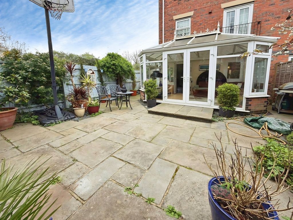 Property photo 3 of 17