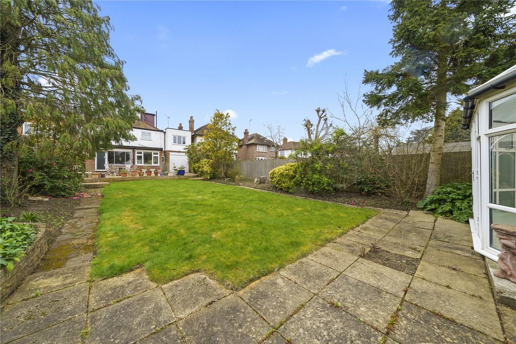 Property photo 2 of 22 Picture No. 20