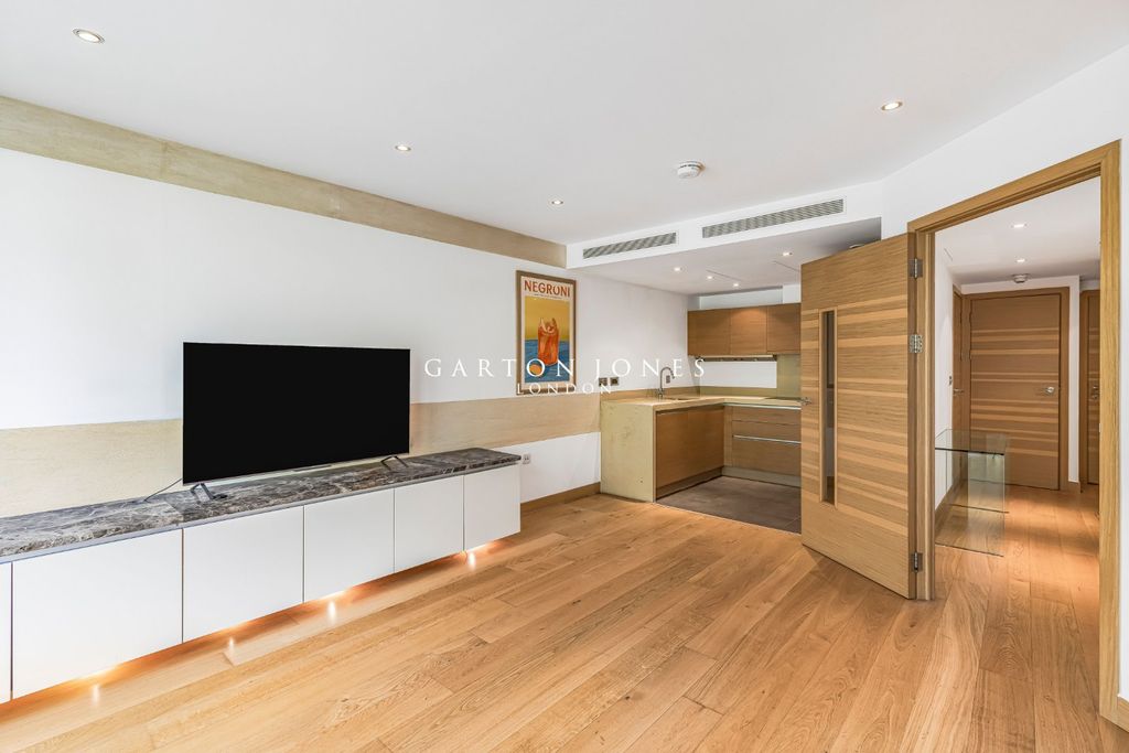 Property photo 2 of 18 Picture No. 25