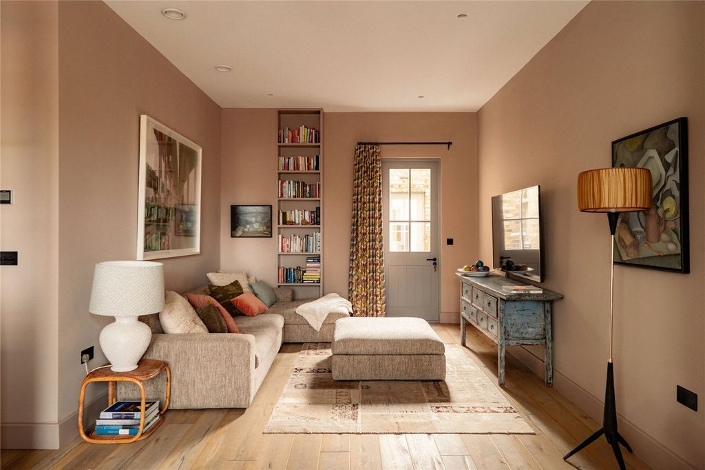 Property photo 3 of 20 Picture 3