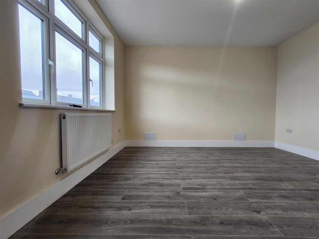 Property photo 3 of 11 Rec.Jpg
