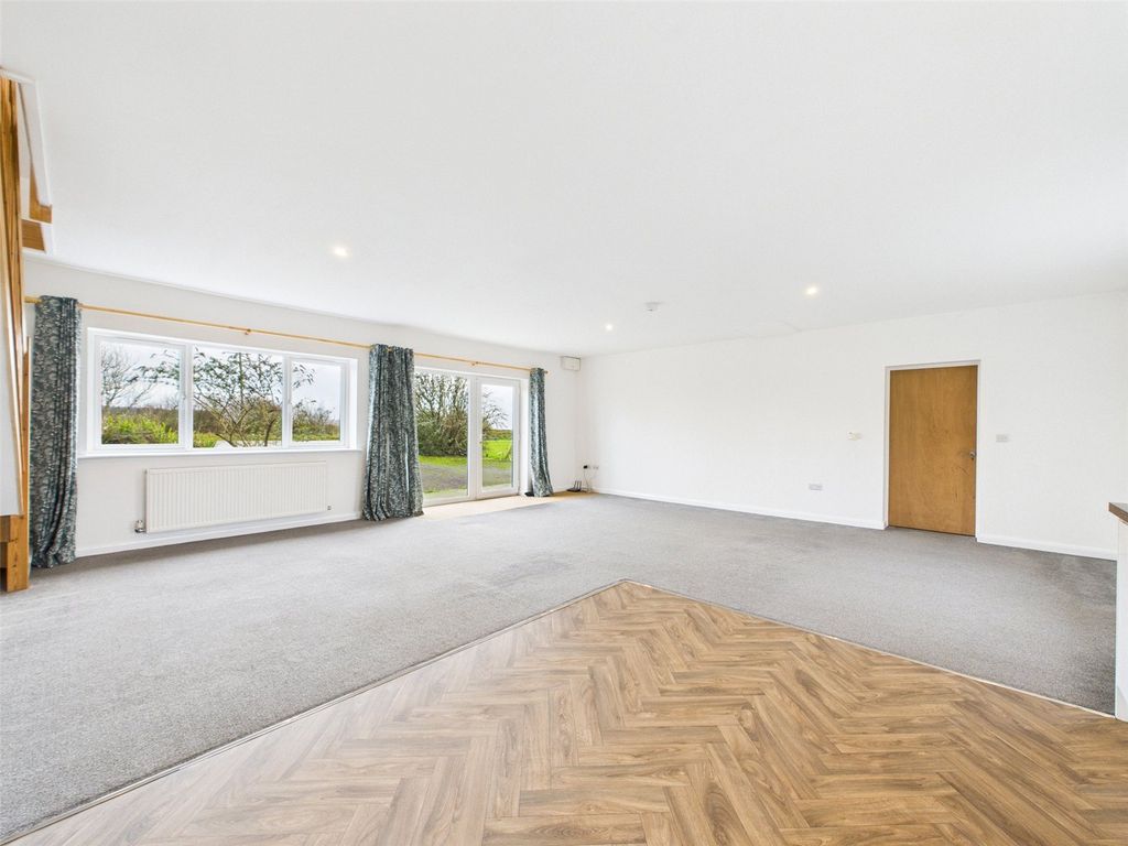 Property photo 3 of 15 Picture No. 03