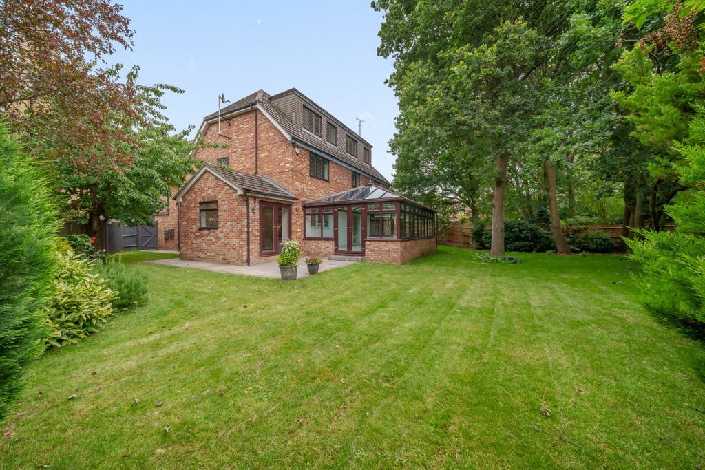 Property photo 2 of 19