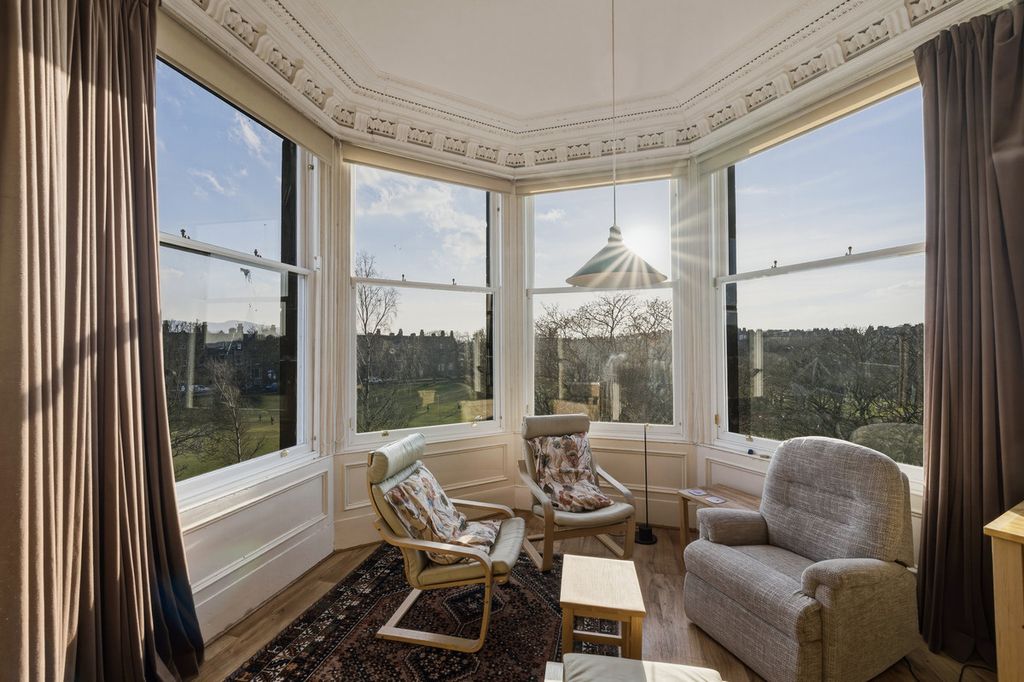 Property photo 3 of 43