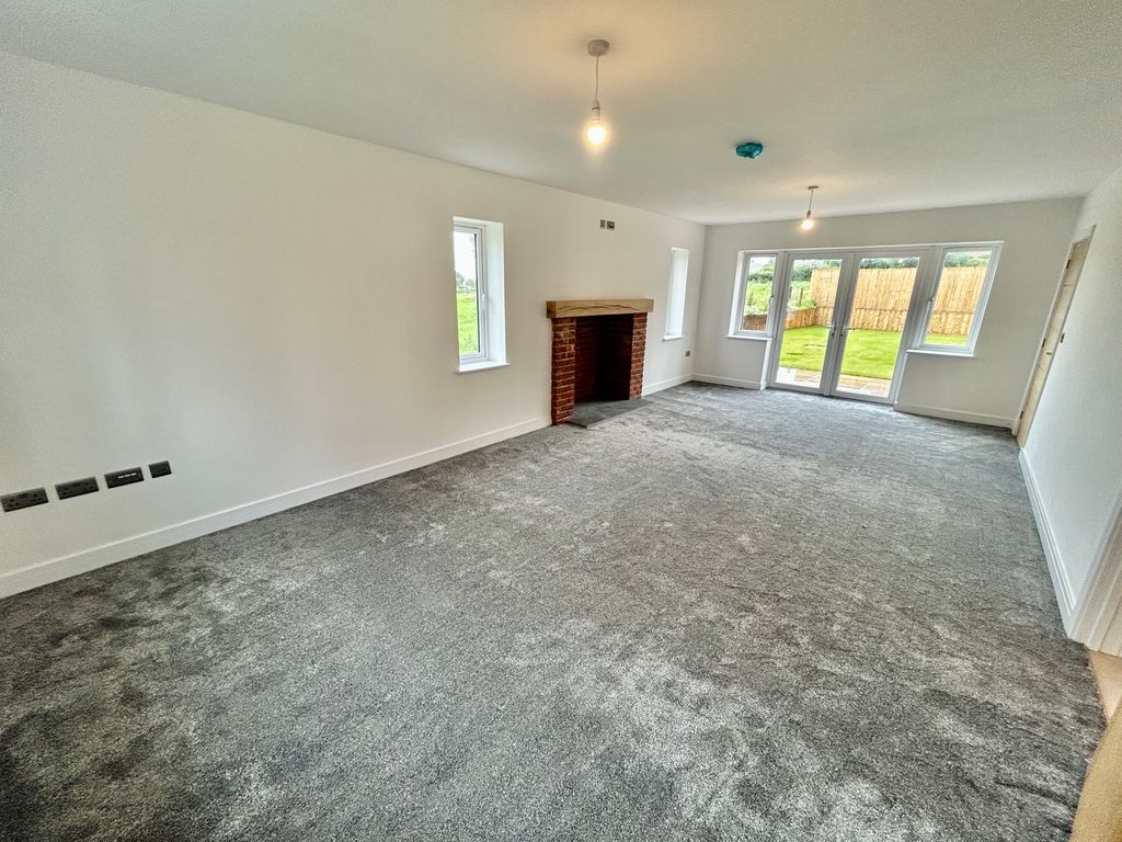 Additional image 4 of 5 bed detached house to rentPoplar Close, Longford, Market Drayton TF9