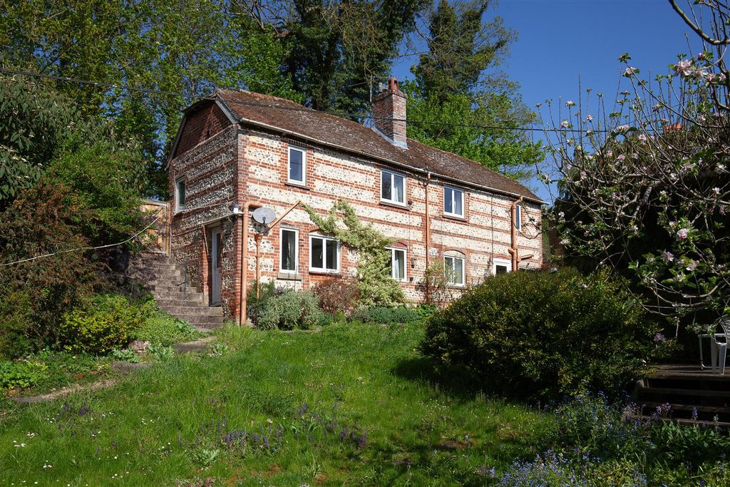 Property photo 1 of 6 The Cottage