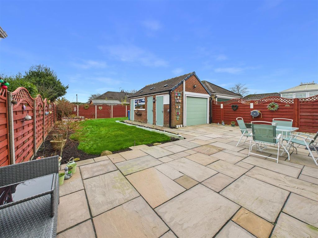 Property photo 3 of 18 Outside