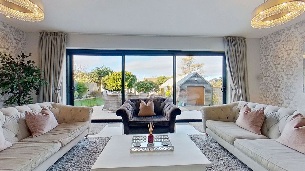 Property photo 2 of 42