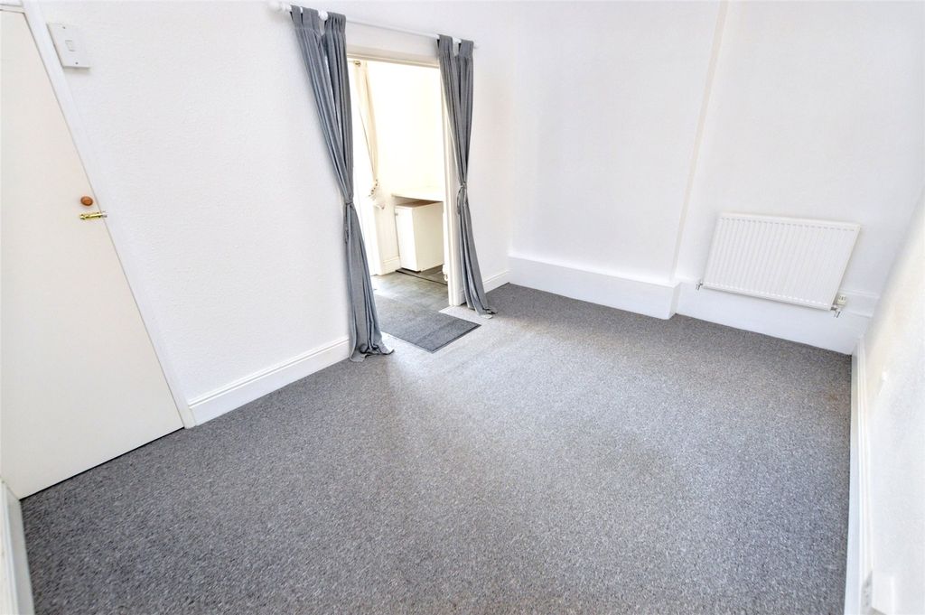 Property photo 3 of 7 Picture No. 11