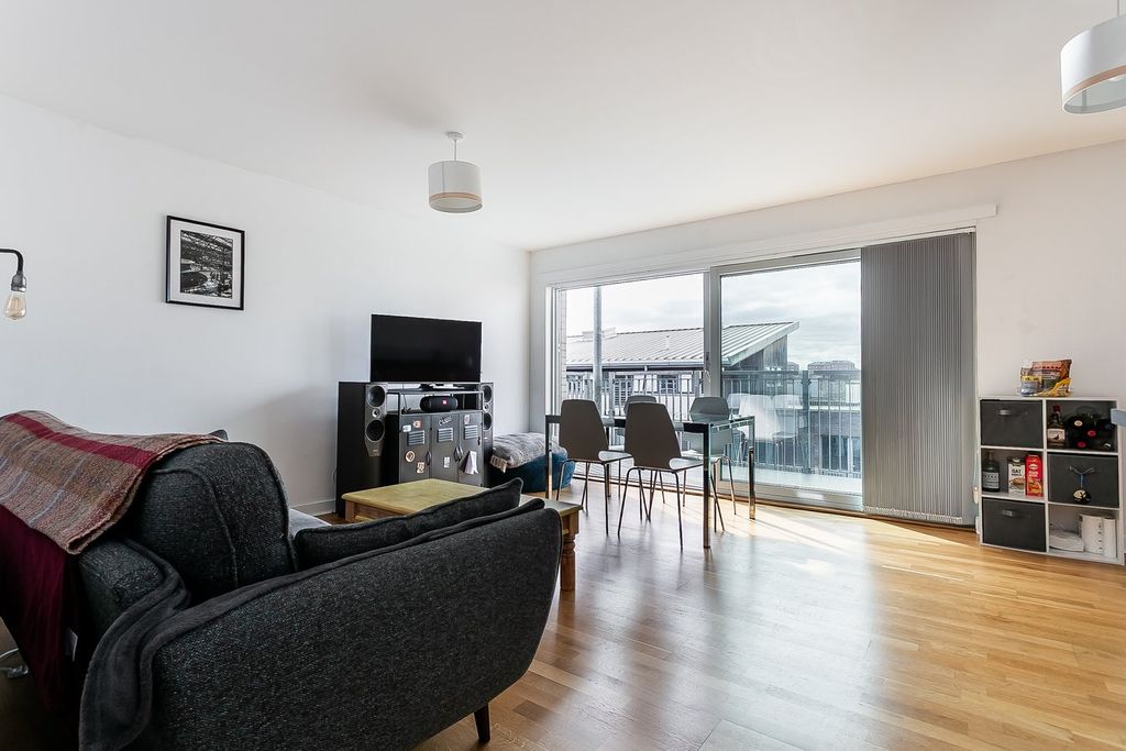 Property photo 2 of 26