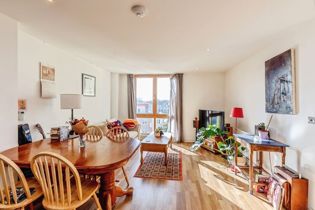 Property photo 2 of 14 Photo