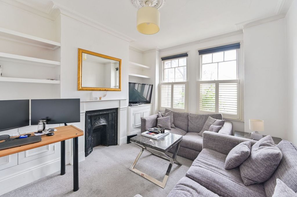 Property photo 1 of 8