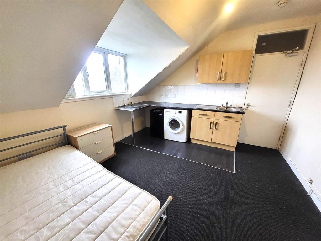 Property photo 2 of 5 Room Pic 1