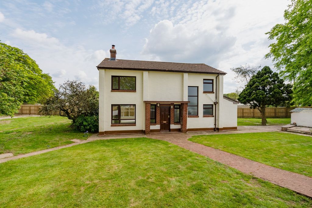 Property photo 1 of 28