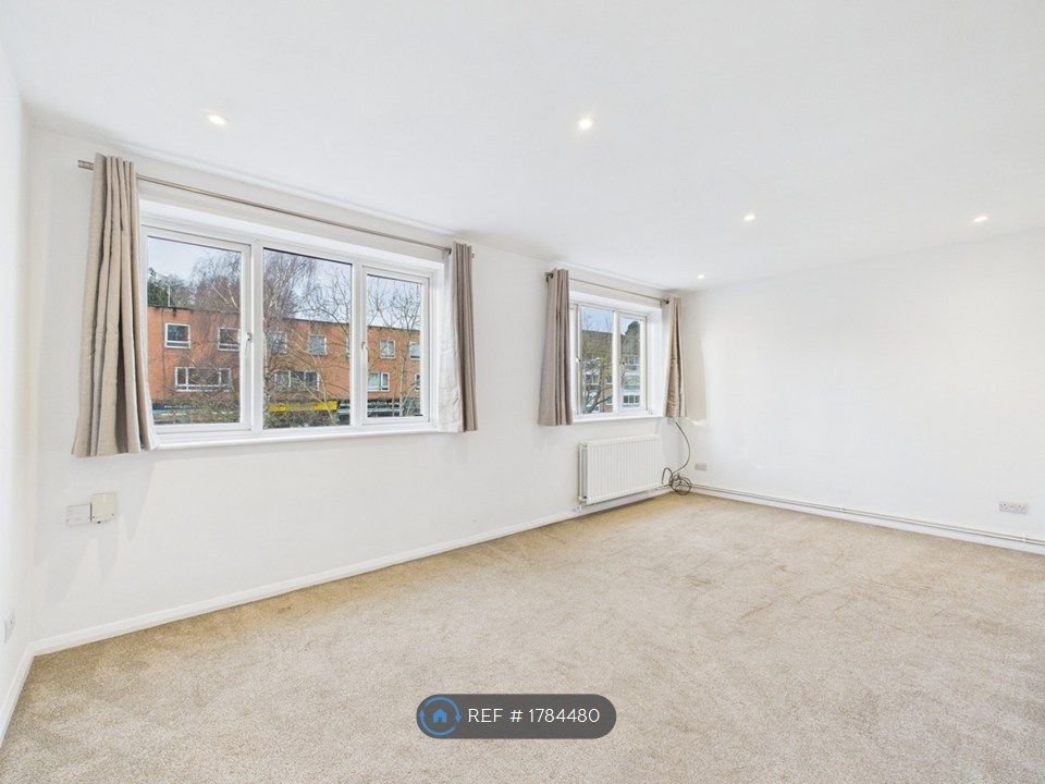 Property photo 3 of 12 Living Room