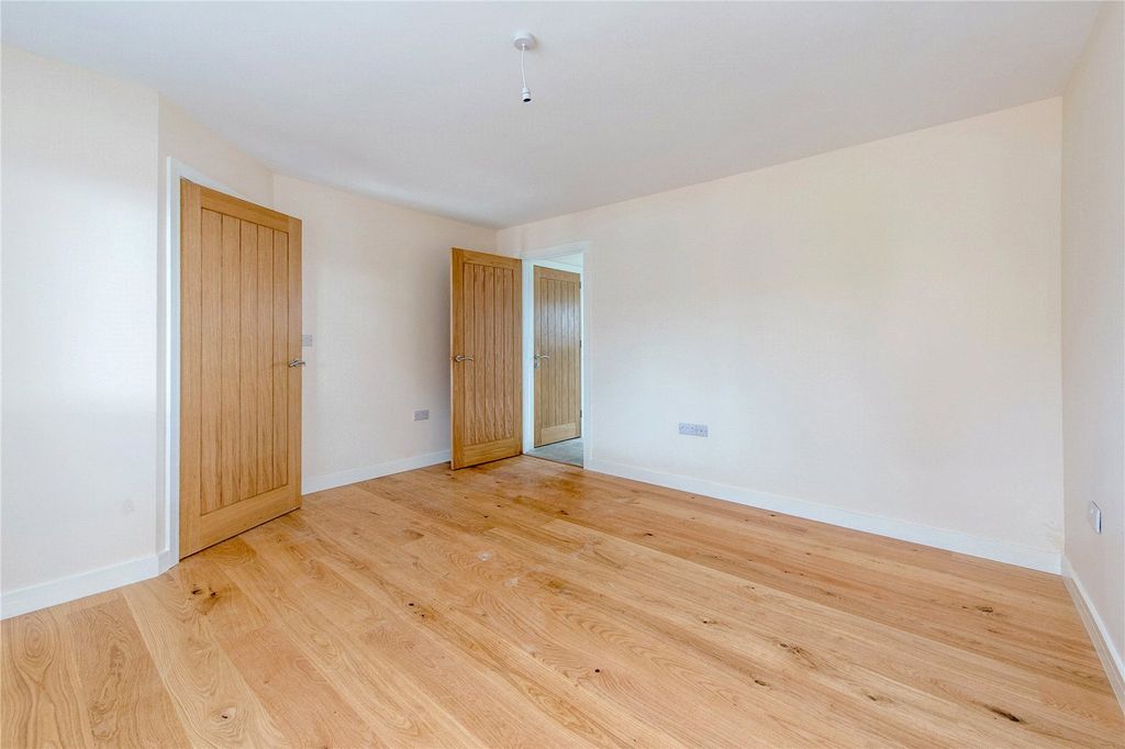 Property photo 3 of 15 Picture No. 18