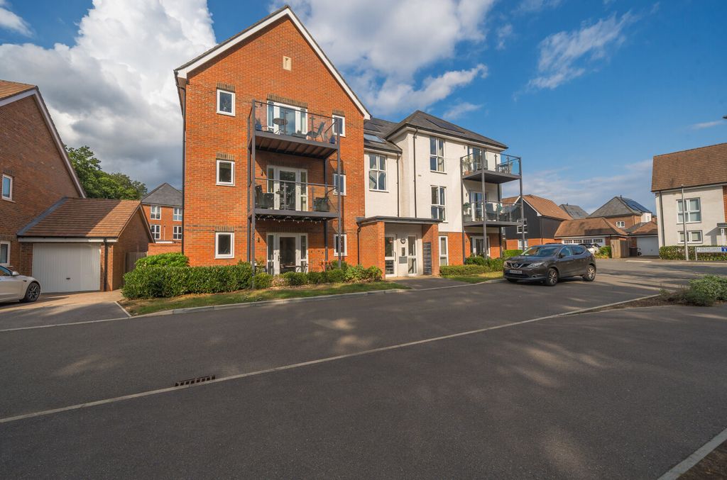 Property photo 1 of 15 1333097-1-688ce4A...