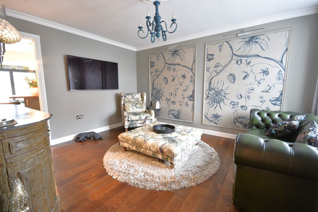 Property photo 2 of 18 Picture No. 17