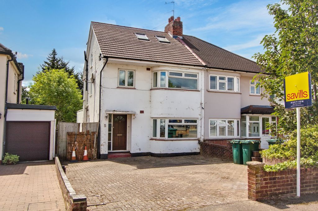 Property photo 2 of 20 5 Devonshire Road, Mill Hill, London, Nw7 1Ne