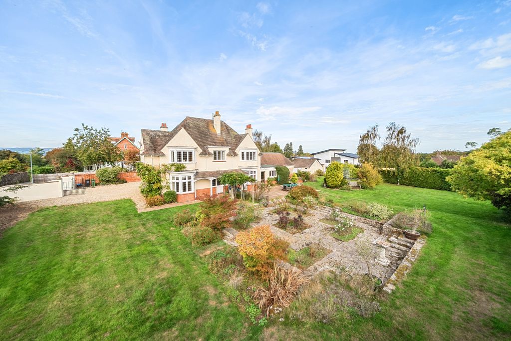 Property photo 1 of 41 .