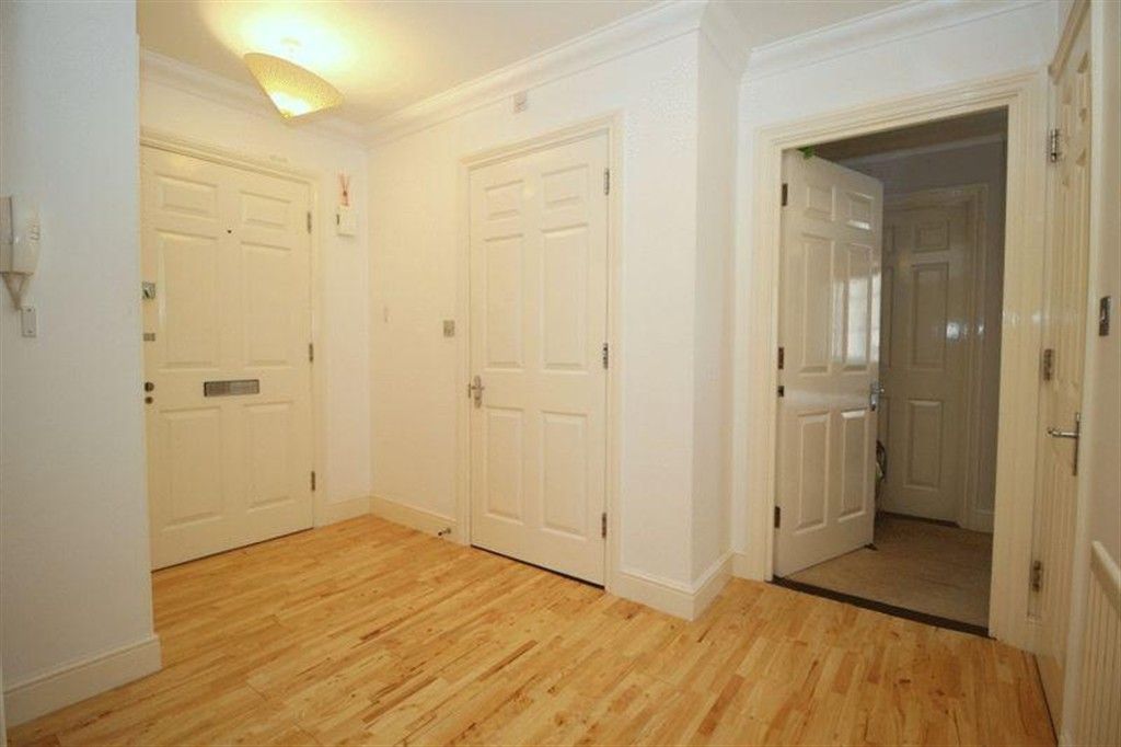 Property photo 2 of 4 Hallway