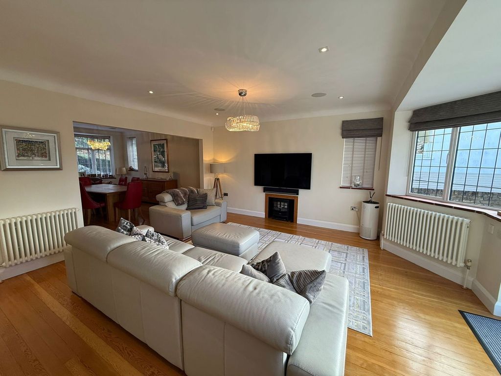 Property photo 3 of 26