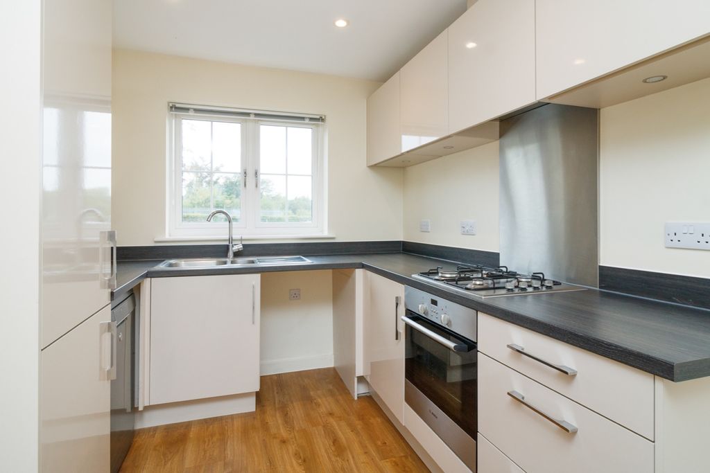 Property photo 2 of 14 1820805