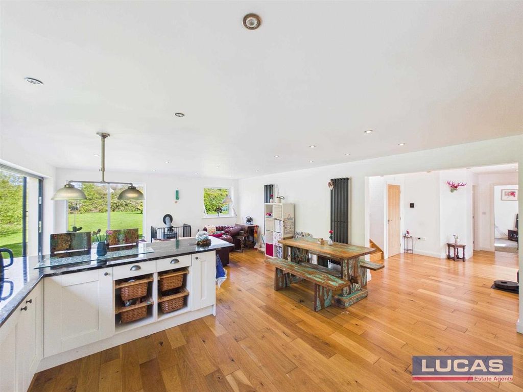 Property photo 3 of 26