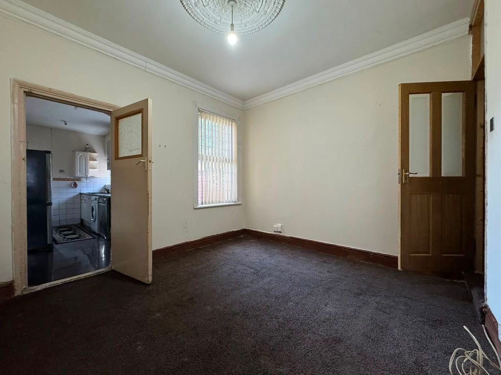 Property photo 3 of 12 Photo 5