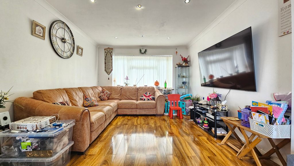 Property photo 2 of 13