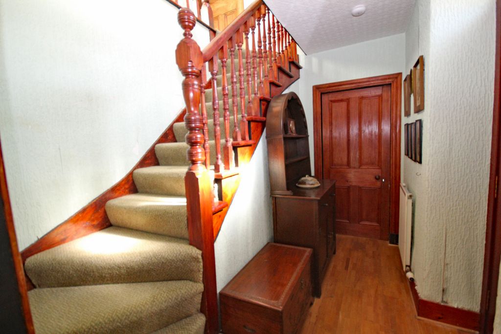 Property photo 2 of 28