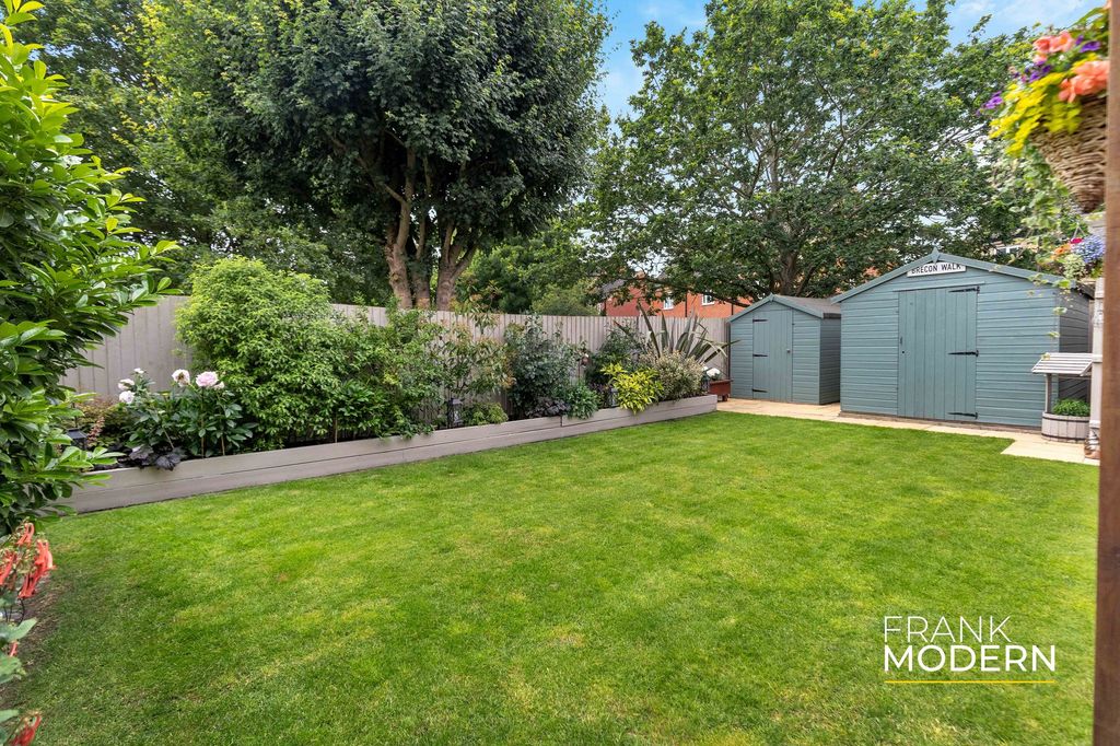 Property photo 2 of 39 Garden