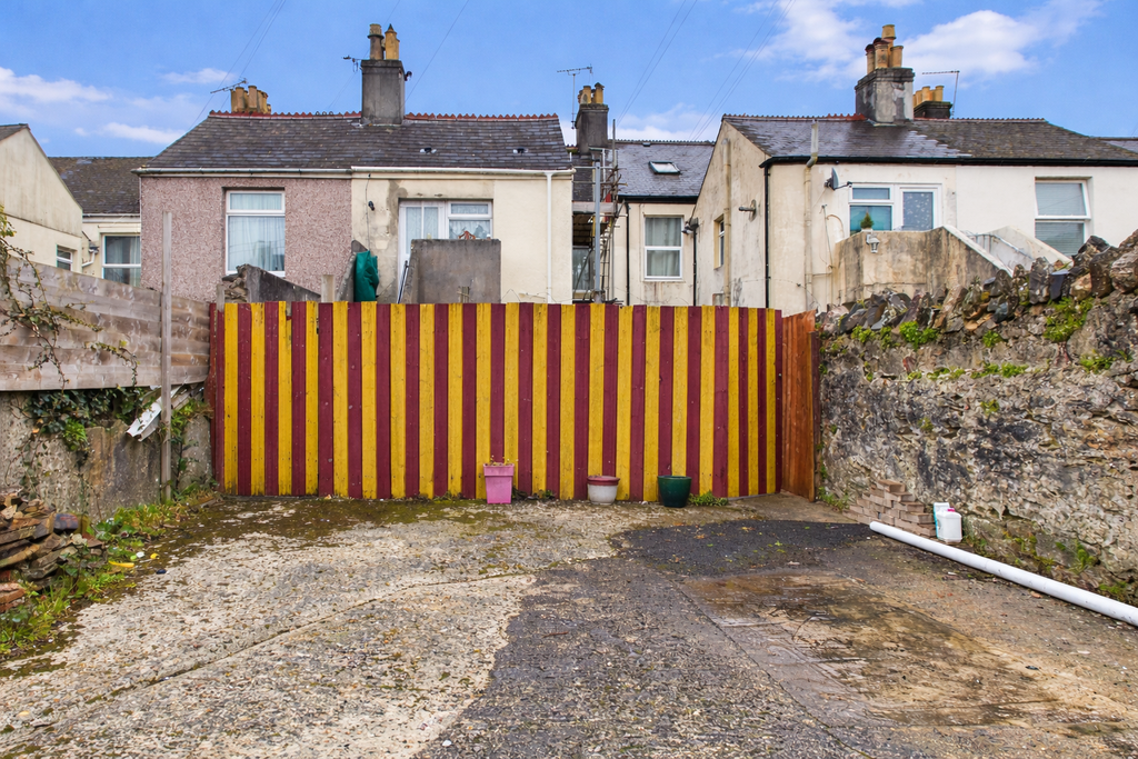 Property photo 3 of 12