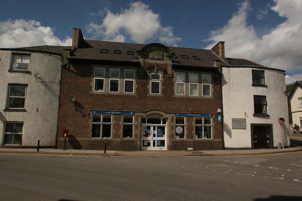 Property photo 1 of 5