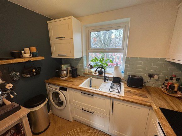 Property photo 2 of 8 8858929.Jpg