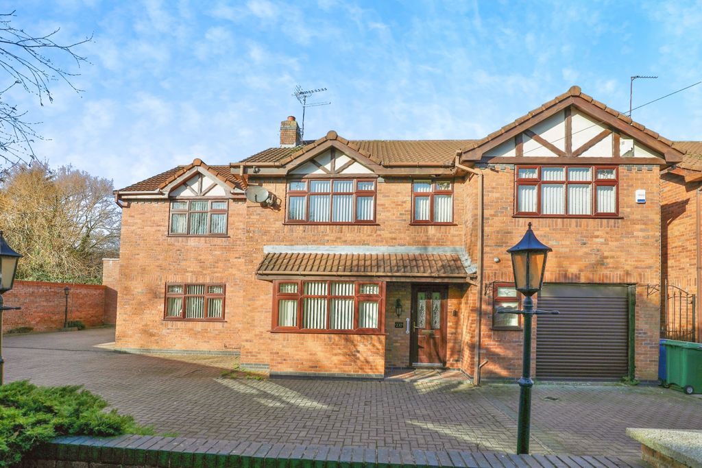 Property photo 1 of 18